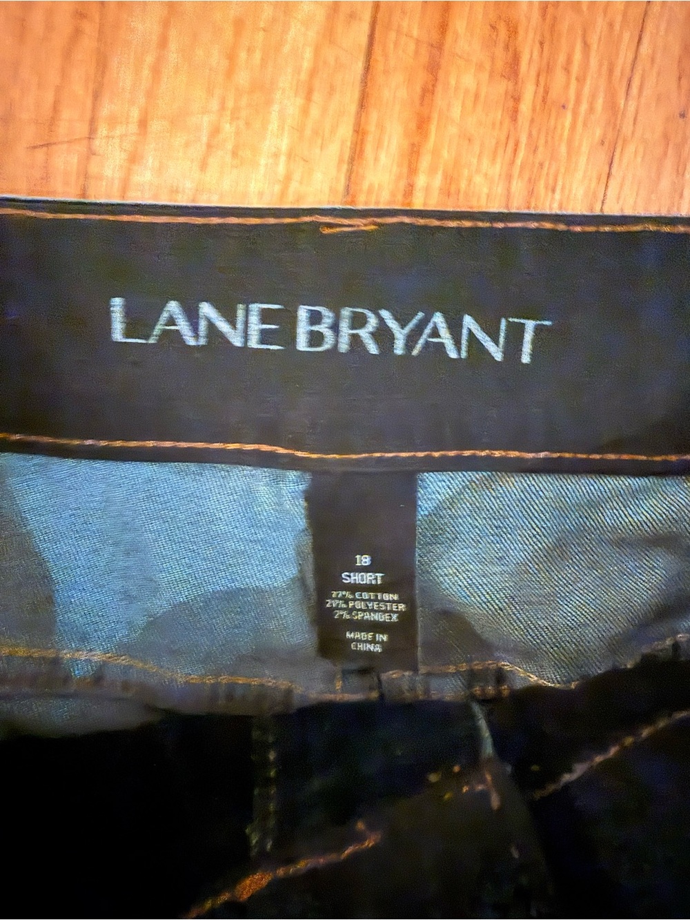 Lane Bryant 18 Short Faded Dark Blue Jeans Bootcut - Picture 3 of 3
